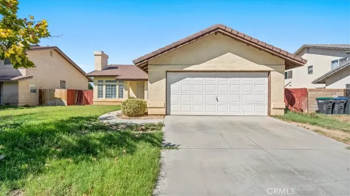 Property Photo:  2113 Lightcap  CA 93535 