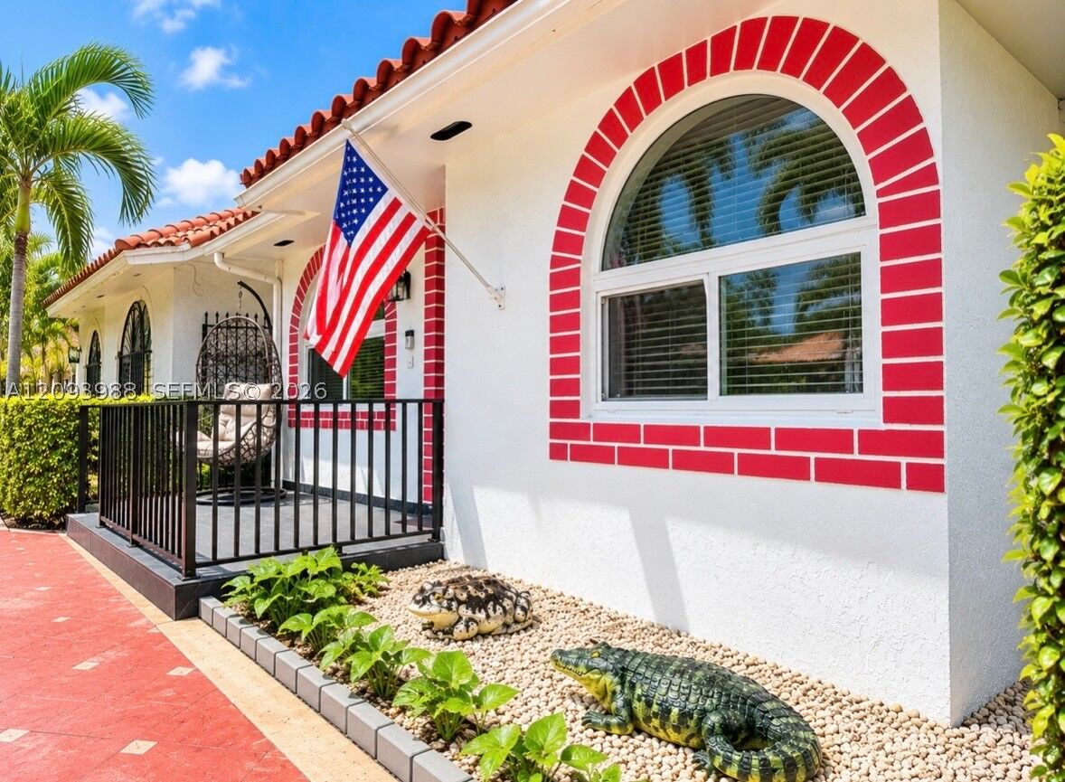 Property Photo: 5920 W 20th Ln FL 33016