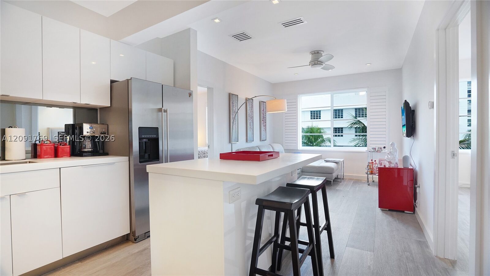 Property Photo:  1460 Ocean Dr 407  FL 33139 