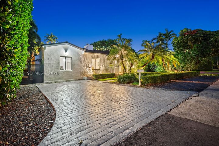 Property Photo: 7215 SW 54th Ct FL 33143