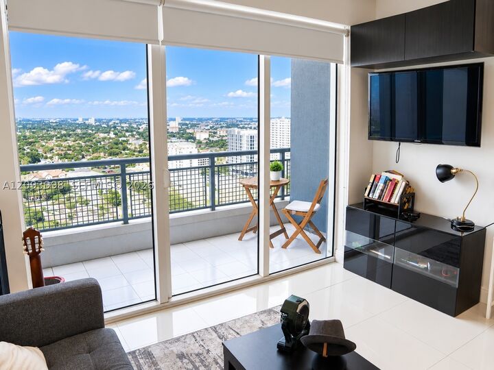 Property Photo:  