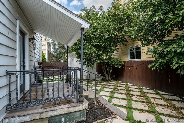 Property Photo:  308 E 9th Street  IN 47150 