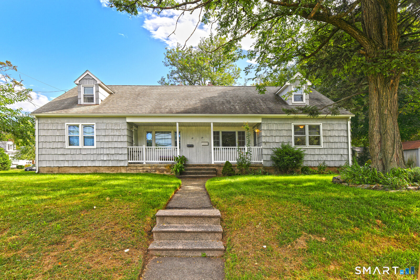 Property Photo:  52-54 Pond Point Avenue  CT 06460 
