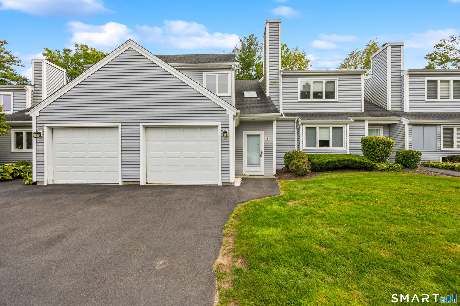 Property Photo: 4 Winchester Court CT 06032