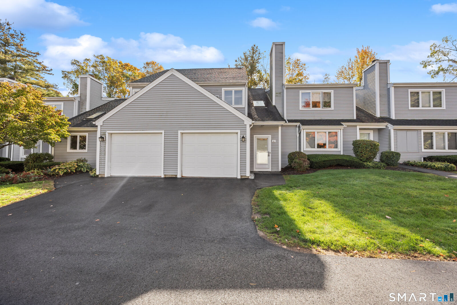 Property Photo: 4 Winchester Court CT 06032