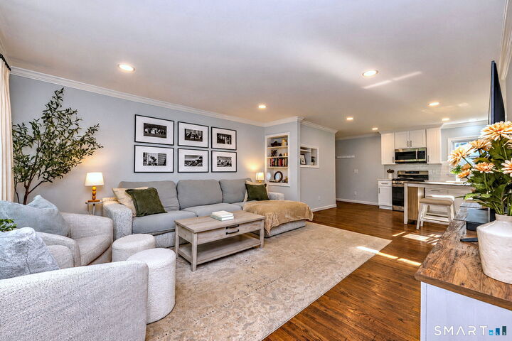 Property Photo:  85 Walnut Street  CT 06468 