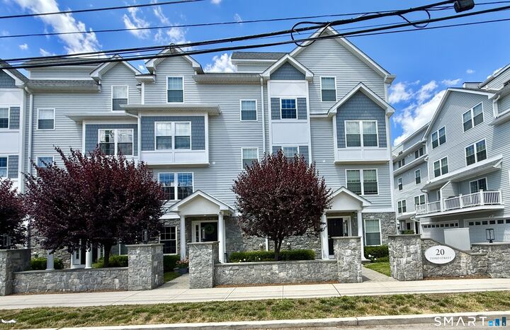 Property Photo:  20 Third Street 4  CT 06905 