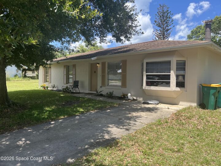 Property Photo: 4110 Webb Court FL 32796