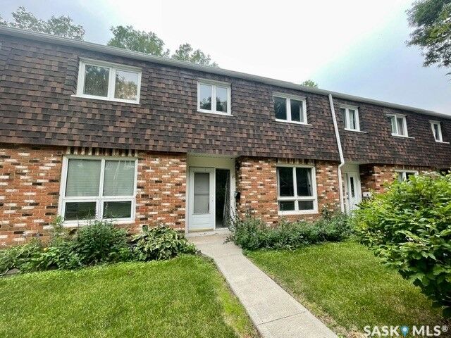 Property Photo:  51 Spruceview Road  SK S4R 0E1 