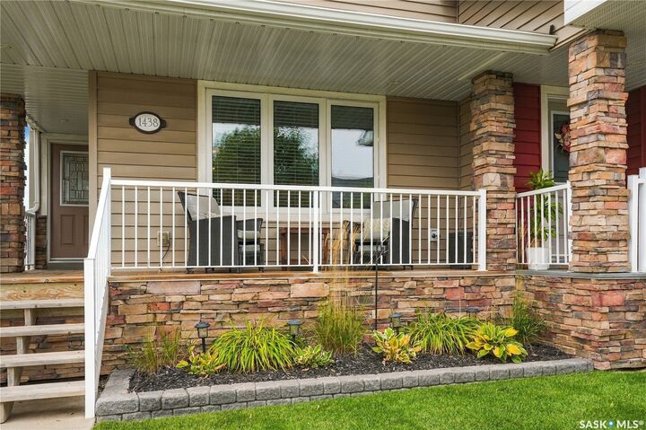 Property Photo:  1438 Hunter Road  SK S7T 0T4 