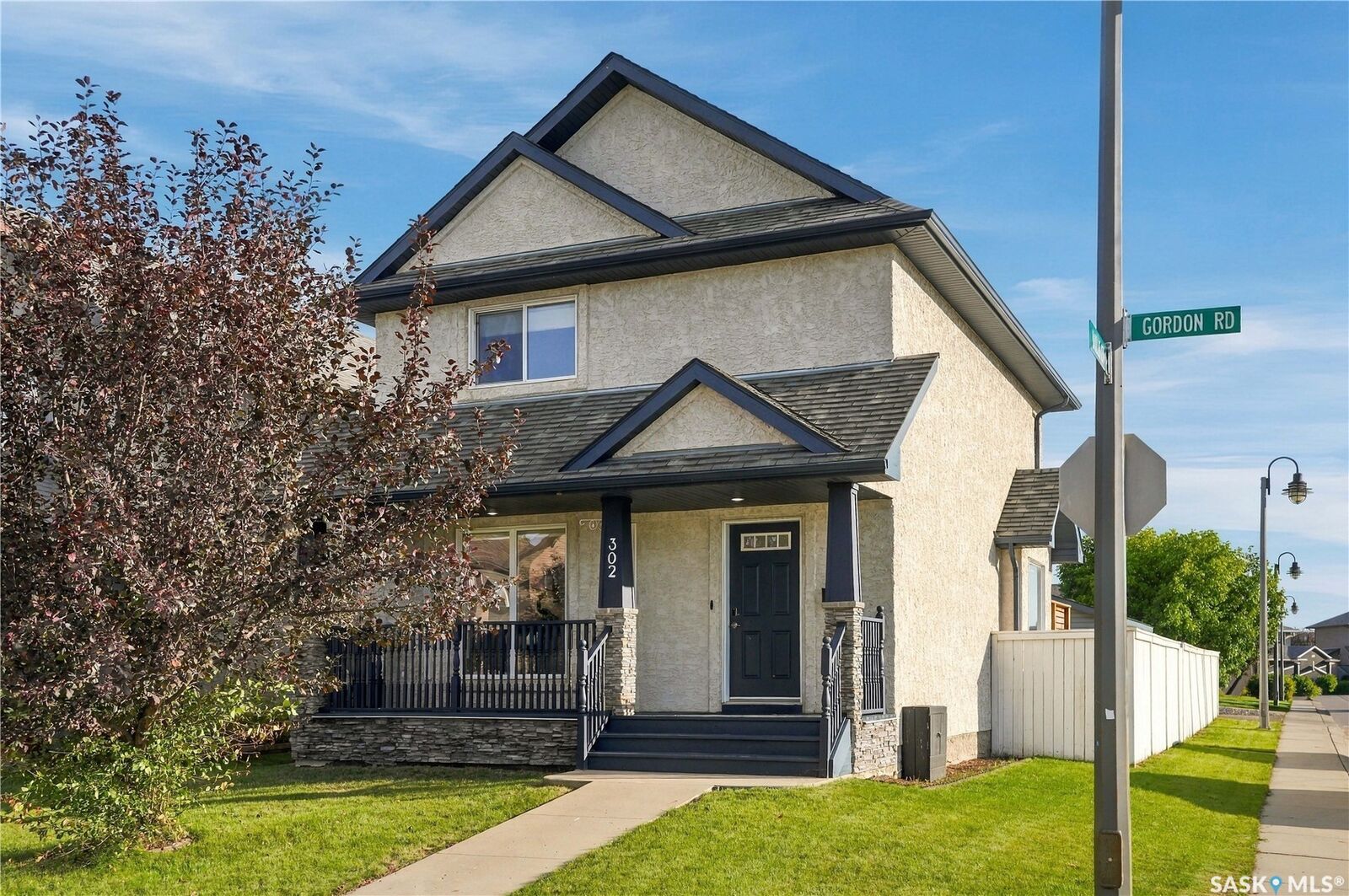 Property Photo: 302 Gordon Road SK S7T 0A3