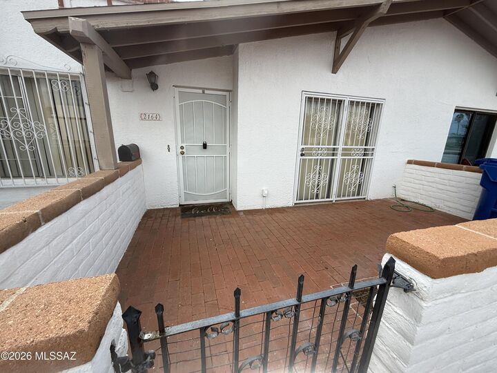 Property Photo:  2164 S Calle Polar  AZ 85710 