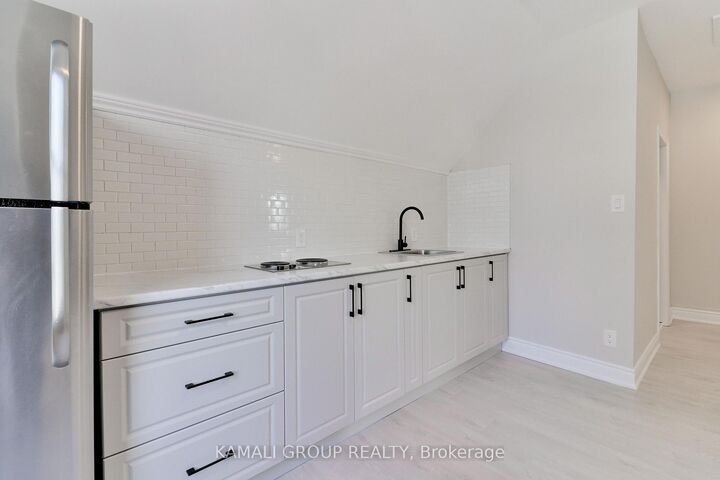 Property Photo:  93 McMillan Drive 3  ON L1G 3Z7 