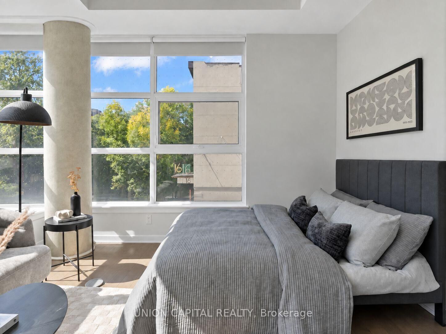 Property Photo: 10 Willison Square 202 ON M5T 0A8