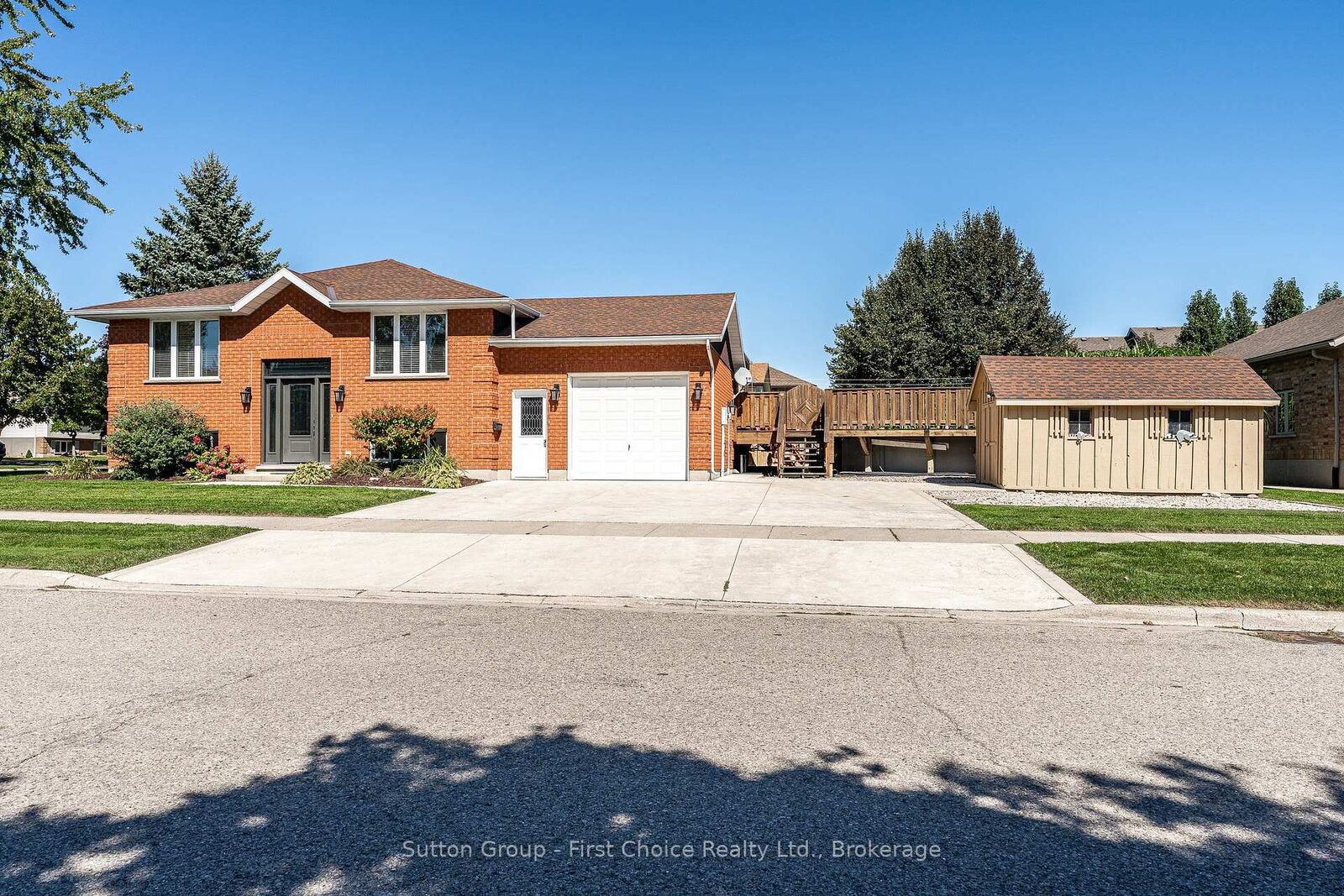 Property Photo:  67 Napier Street  ON N0K 1N0 