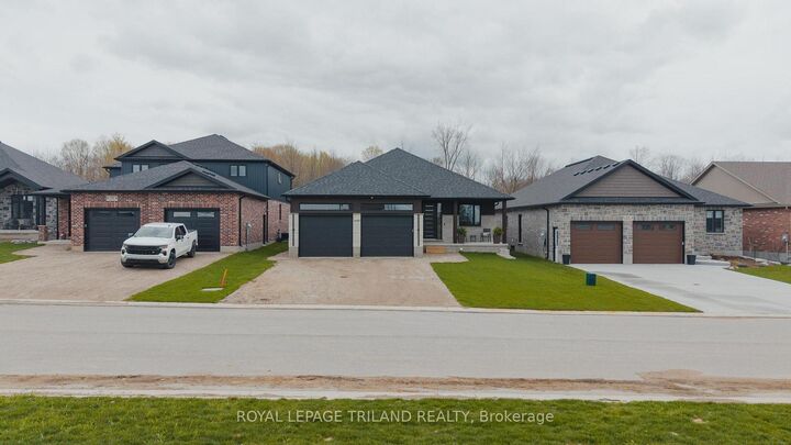 Property Photo:  62 Avery Place  ON N0K 1M0 