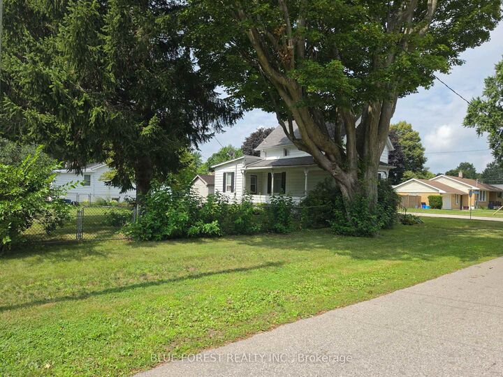 Property Photo:  248 Ridout Street  ON N0L 2C0 