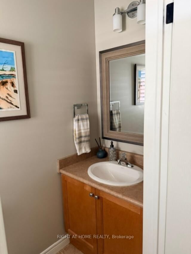 Property Photo:  5383 Haldimand Crescent  ON L7L 7E5 