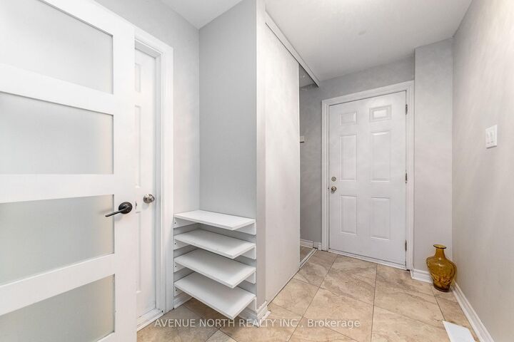 Property Photo:  2415 Southvale Crescent 100  ON K1B 4V1 