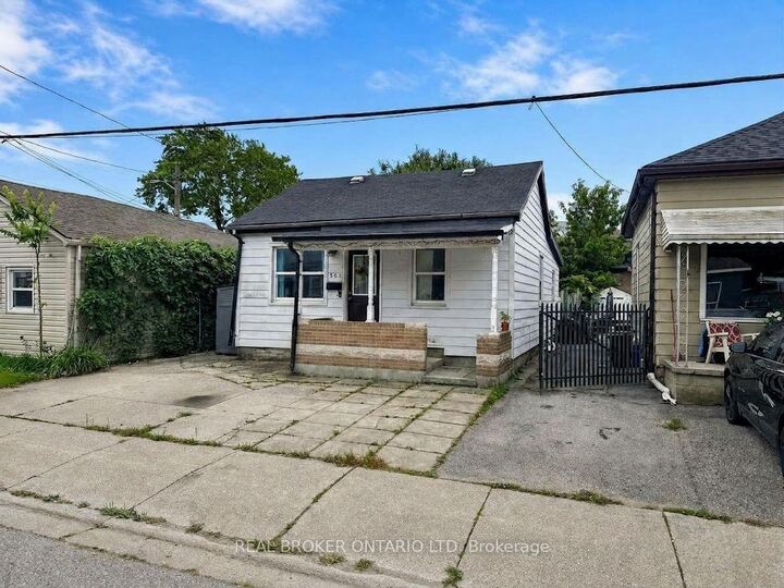Property Photo:  563 South Street S  ON N6B 1C5 
