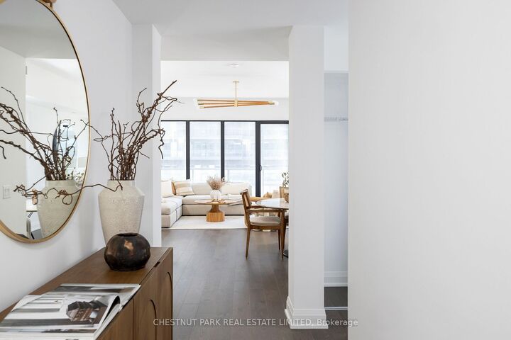 Property Photo:  33 Frederick Todd Way 1110  ON M4G 0C9 