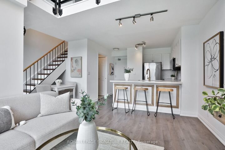 Property Photo:  18 Merton Street 703  ON M4S 3G9 