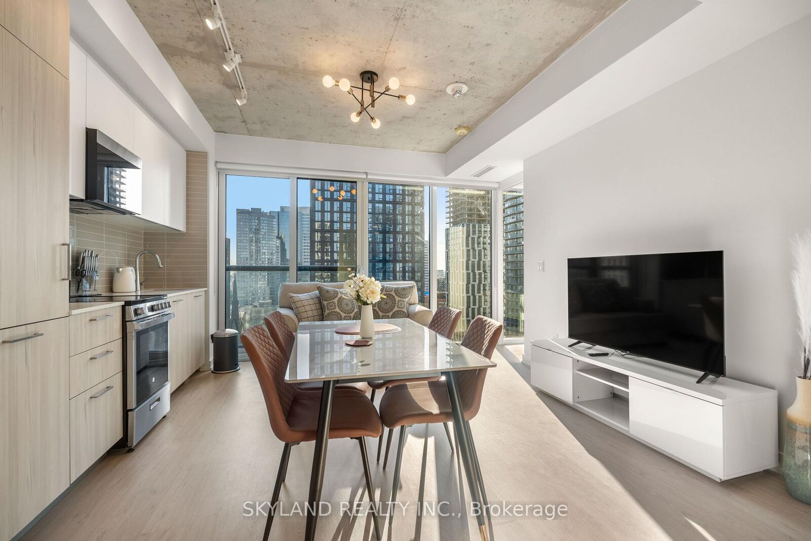 Property Photo:  65 Mutual Street 2505  ON M5B 2A9 
