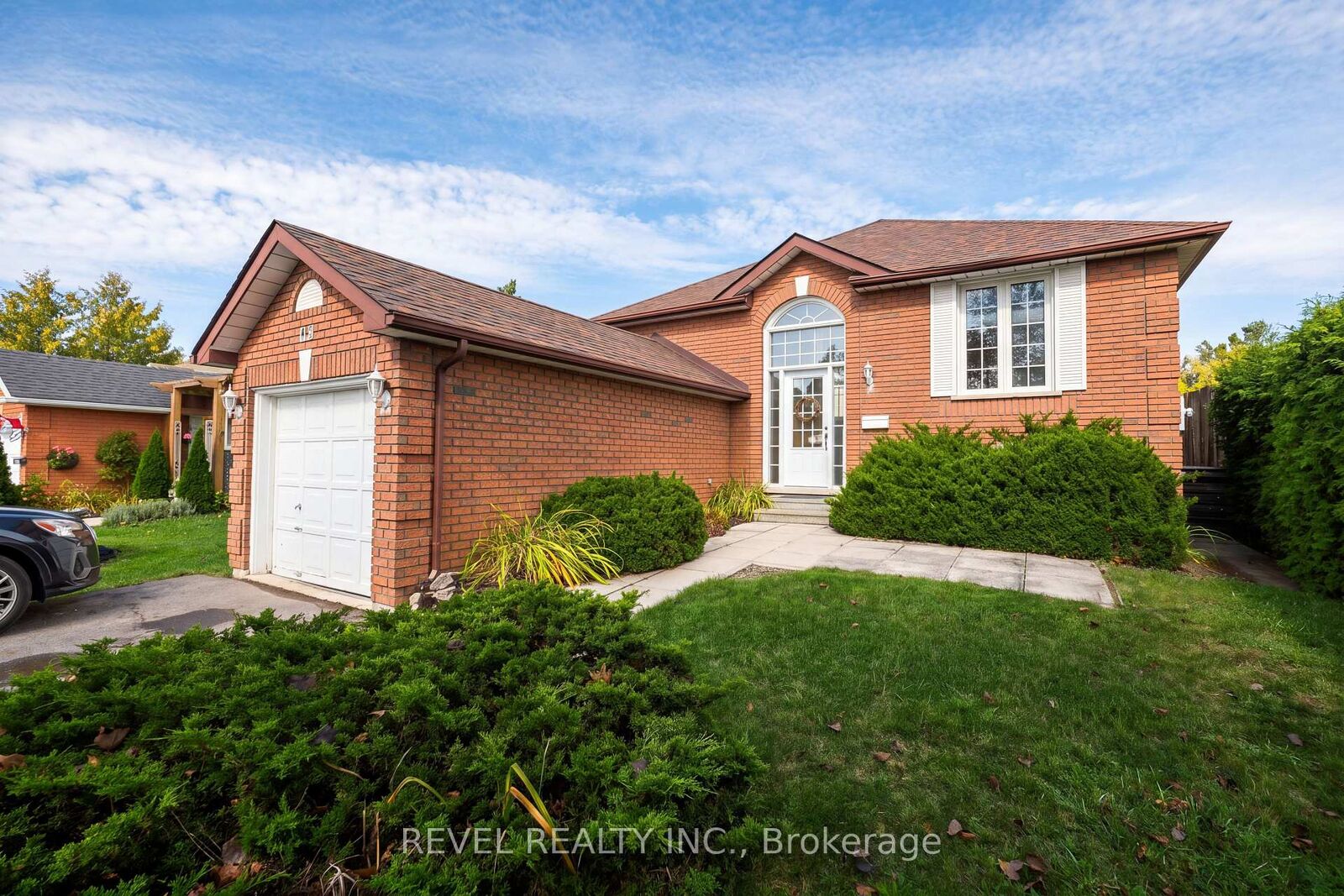 Property Photo: 176 Towerhill Road ON K9H 7M8