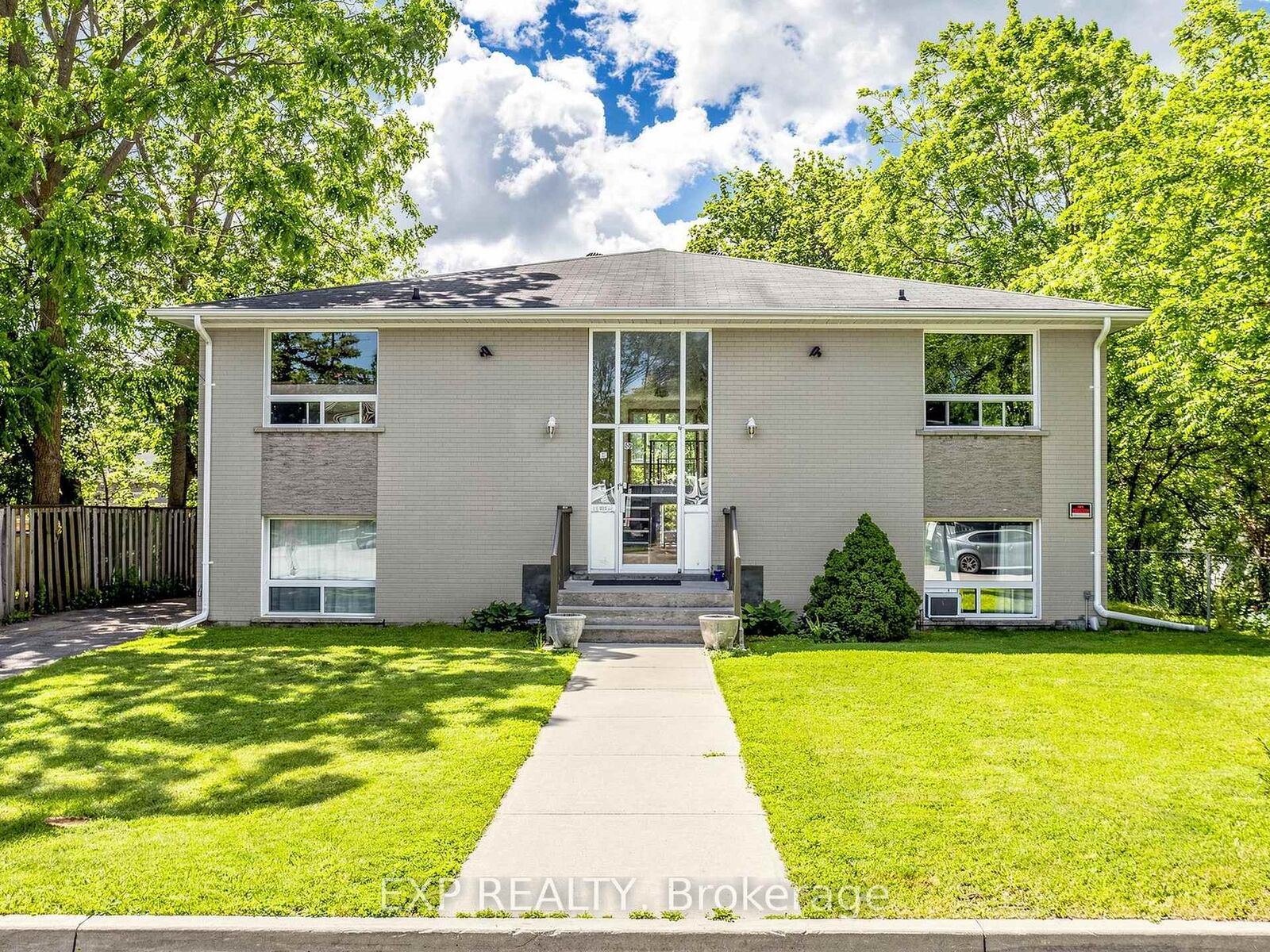 Property Photo:  89 Donald Street  ON L4N 1E6 