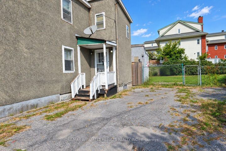Property Photo:  321 Savard Avenue  ON K1L 7S1 
