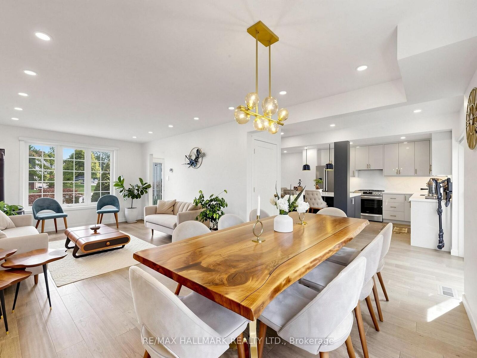 Property Photo:  400 Handley Crescent  ON L3Y 4T4 