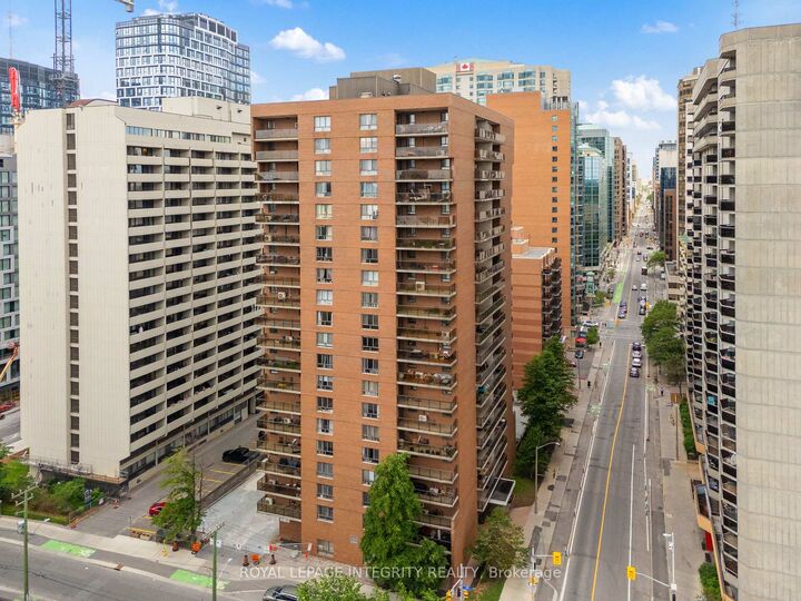 Property Photo: 475 Laurier Avenue W 2001 ON K1R 7X1