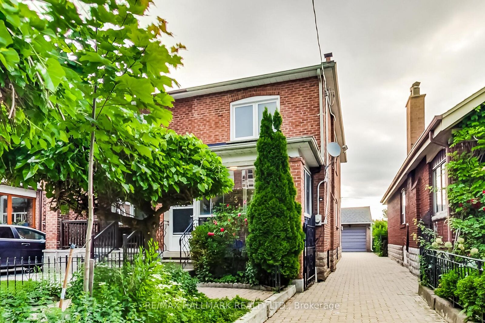 Property Photo:  633 Glenholme Avenue  ON M6E 3G8 