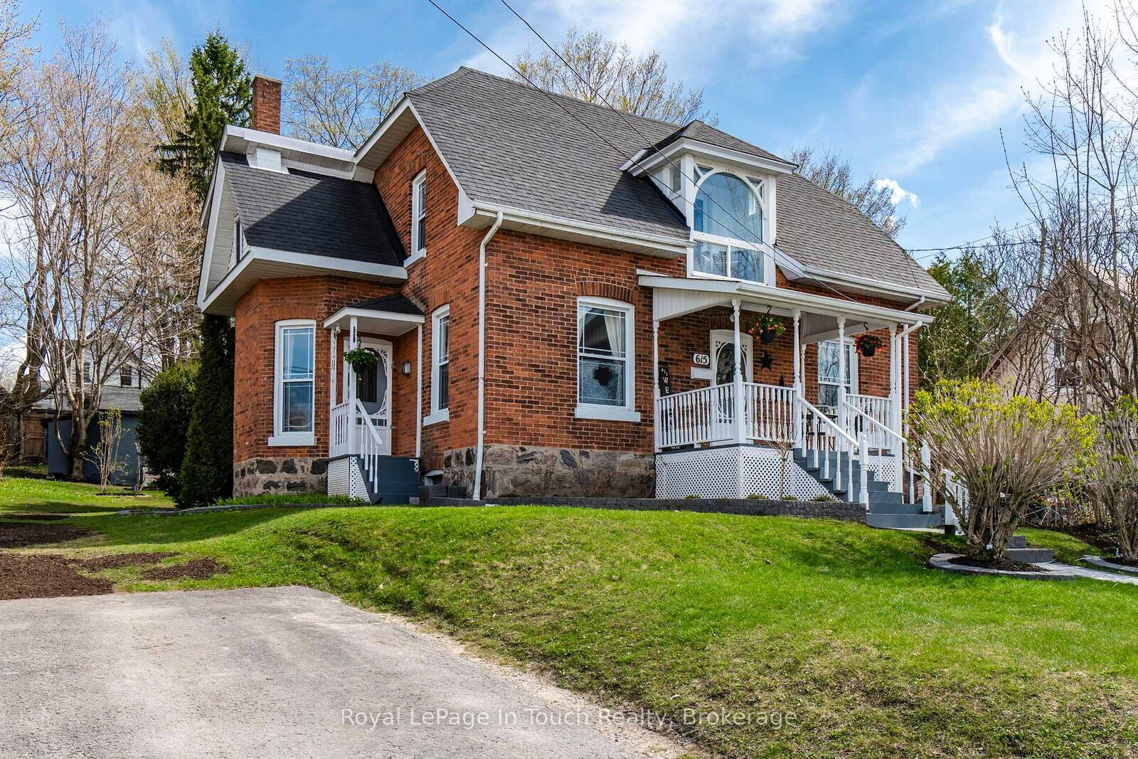 Property Photo: 615 Bay Street ON L4R 1L7