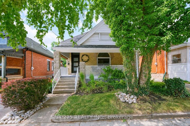 Property Photo:  77 Elm Street  ON N5Z 2K4 