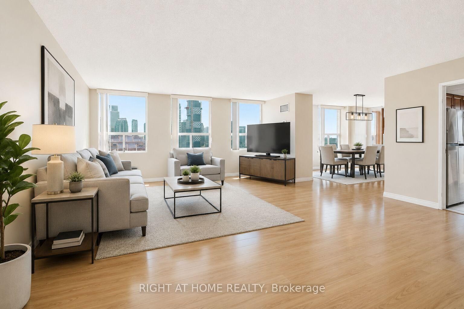 Property Photo:  3650 Kaneff Crescent 2507  ON L5A 4A1 