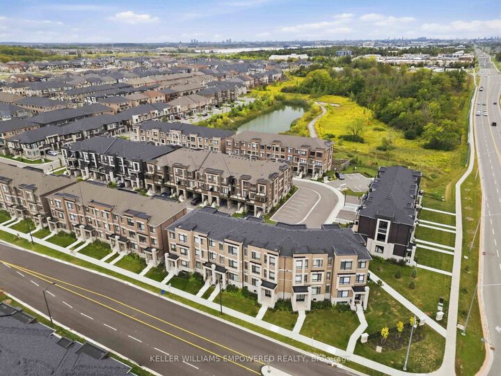 Property Photo:  30 Riley Reed Lane  ON L4S 0M3 
