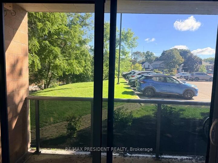 Property Photo:  29 West Avenue W 111  ON N2M 5E4 