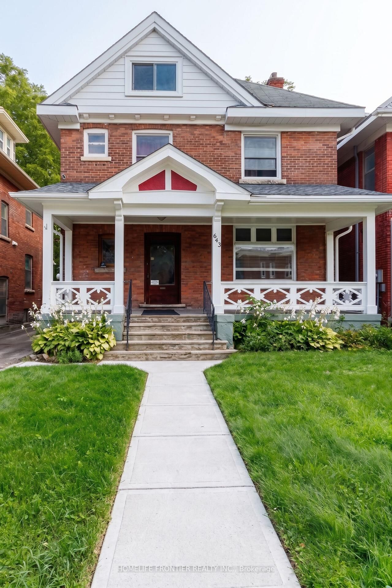 Property Photo: 643 2nd Avenue E ON N4K 2G7