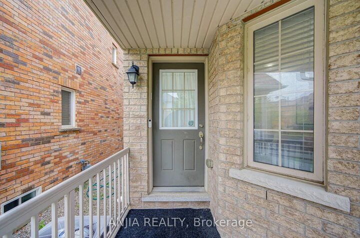 Property Photo:  719 Hammersly Boulevard  ON L6E 0R9 