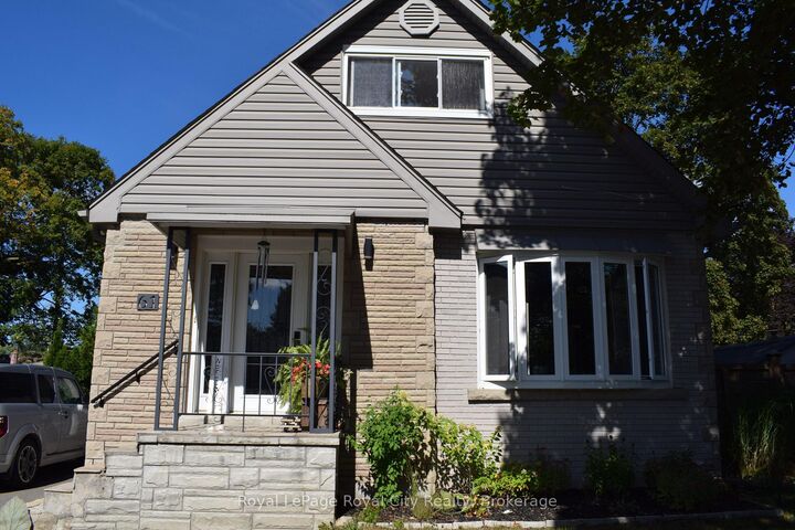 Property Photo:  61 Nelson Court  ON L7J 1A5 