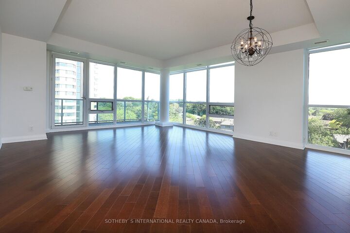 Property Photo:  1055 Southdown Road 705  ON L5J 0A3 