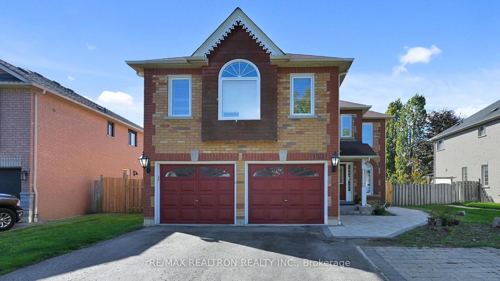 Property Photo:  152 Elizabeth Street  ON L1T 3X5 
