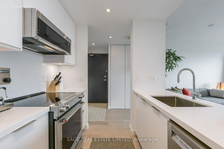 Property Photo:  281 Mutual Street 2309  ON M4Y 1X6 
