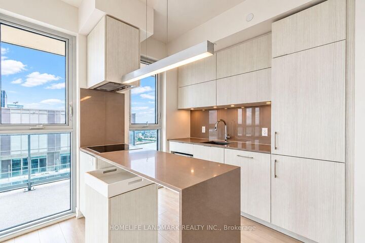 Property Photo:  15 Lower Jarvis Street 3812  ON M5E 0C4 