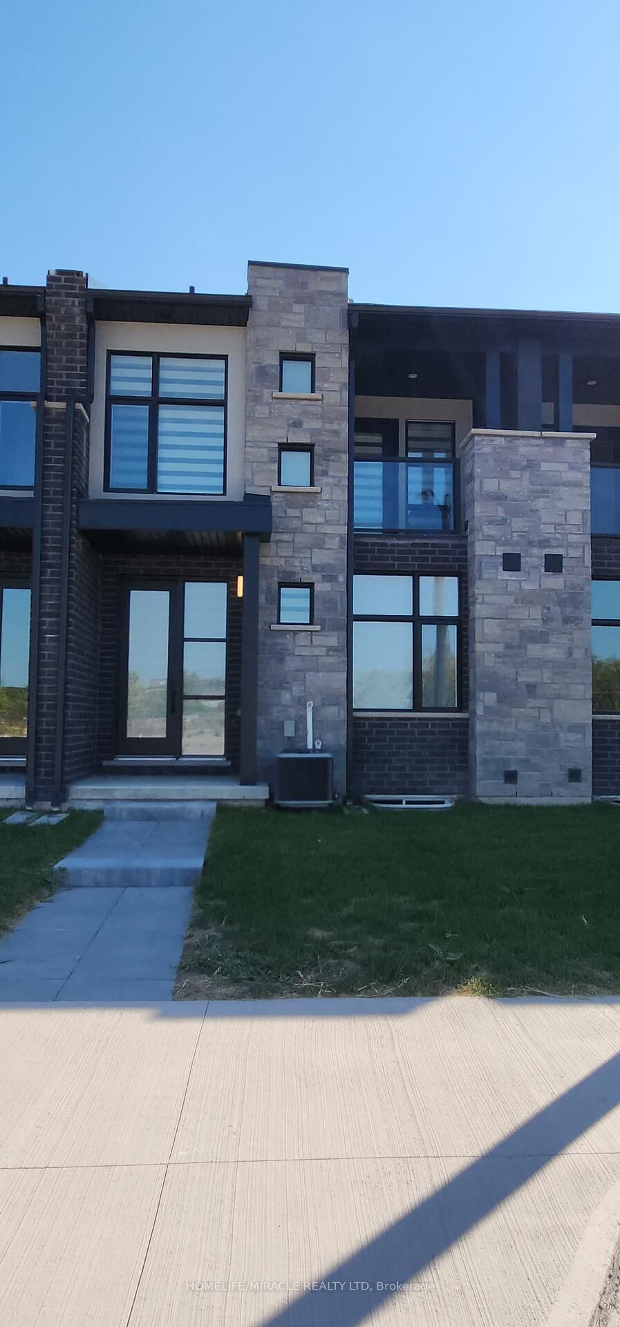 Property Photo: 38 Keystone Trail ON L3B 0N8