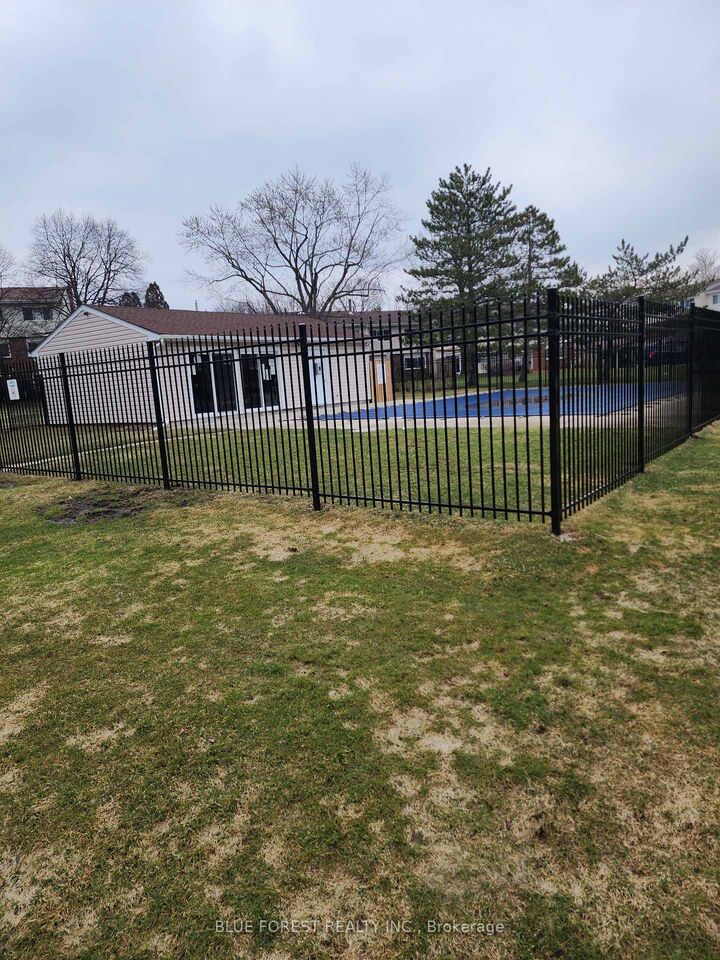 Property Photo: 775 Wilkins Street 75 ON N6C 4Z9
