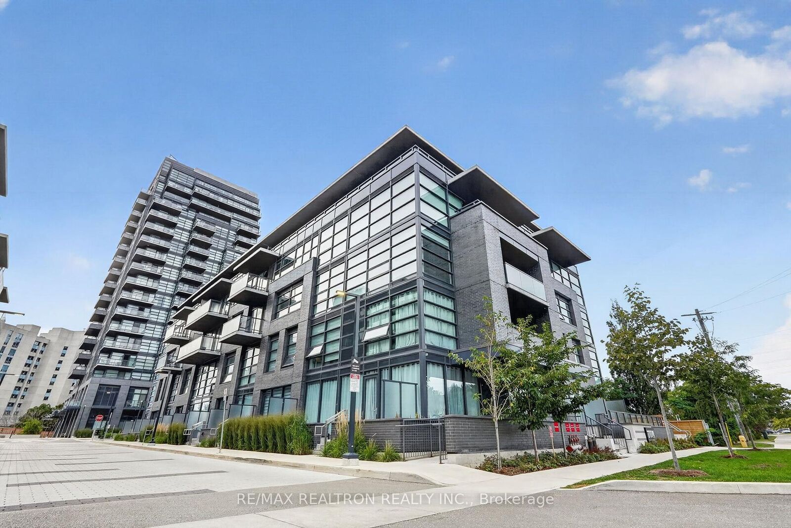 Property Photo:  1604 Charles Street 108 B  ON L1N 0P2 