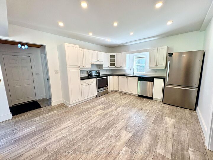Property Photo:  155 Hughson Street  ON P1P 1H2 