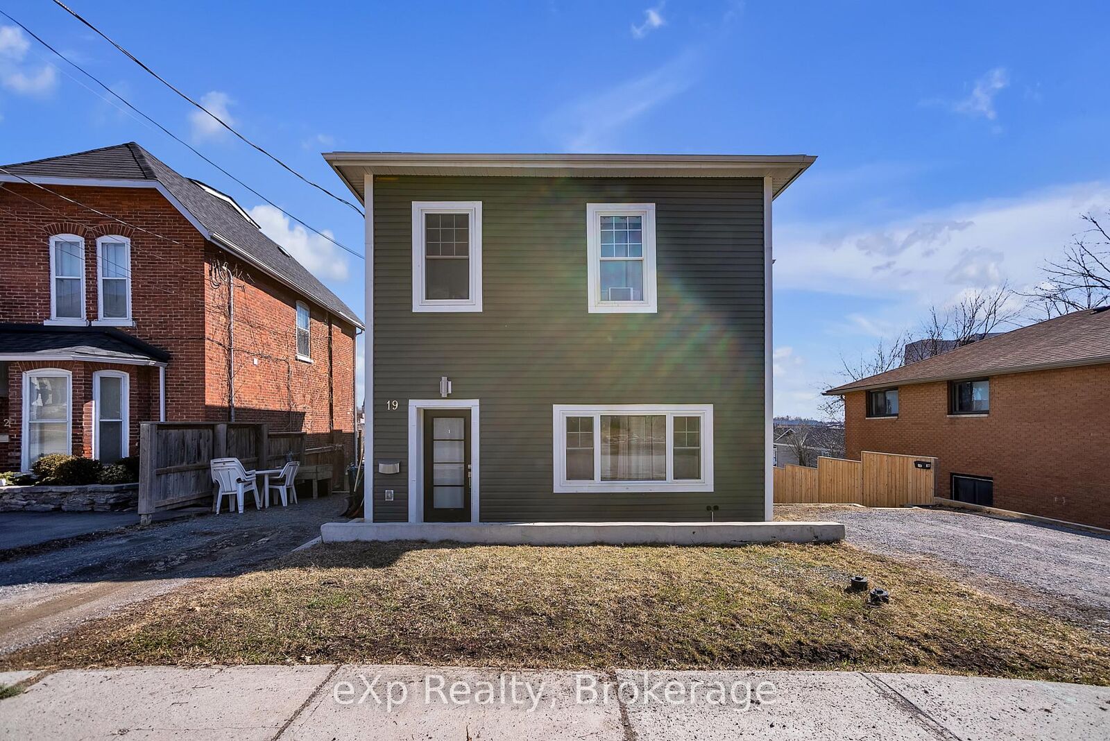 Property Photo: 19 Isabel Street ON K8P 3N4